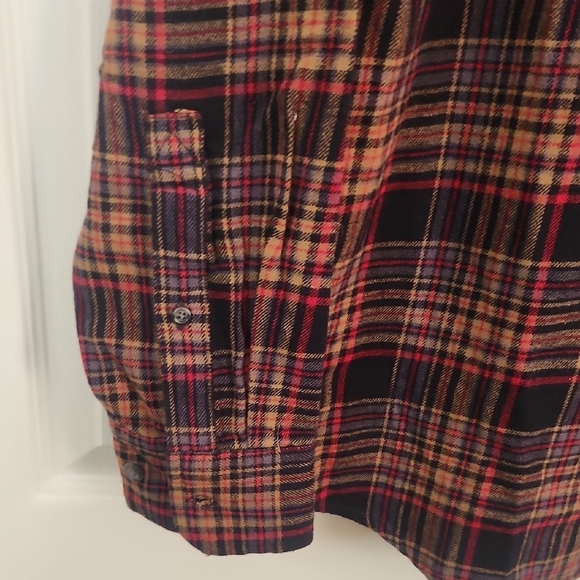 Eddie Bauer Lightweight Red and Black Plaid Shirt Jacket - Picture 5 of 7